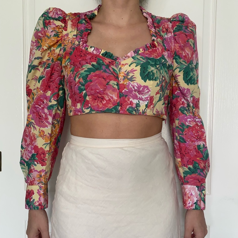 Floral crop top, 100% cotton! Like new condition.